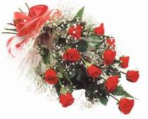 12 adet sevdiklerinize �zel k�rm�z� g�l �i�ekler buketi